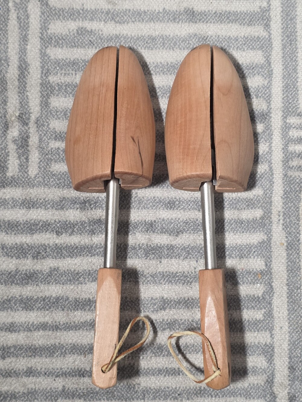 Vintage Wooden Shoe Trees Adjustable Cedar Shoe Stretchers Men’s Size Large Pair